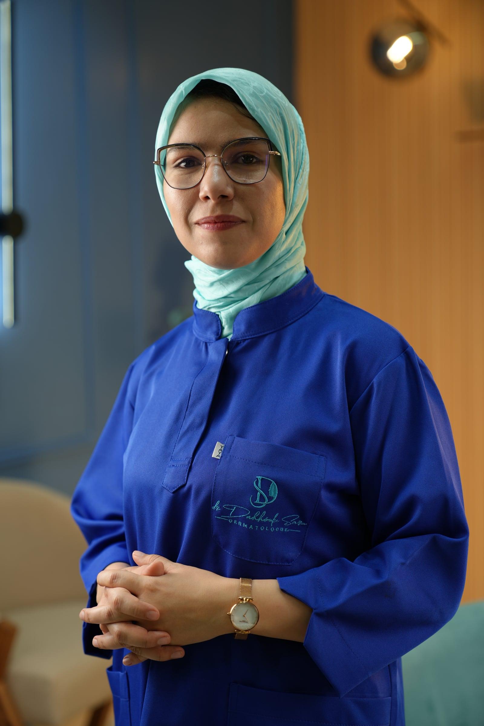 Dr Sara Dahhouki, dermatologue, dans son cabinet à Fès